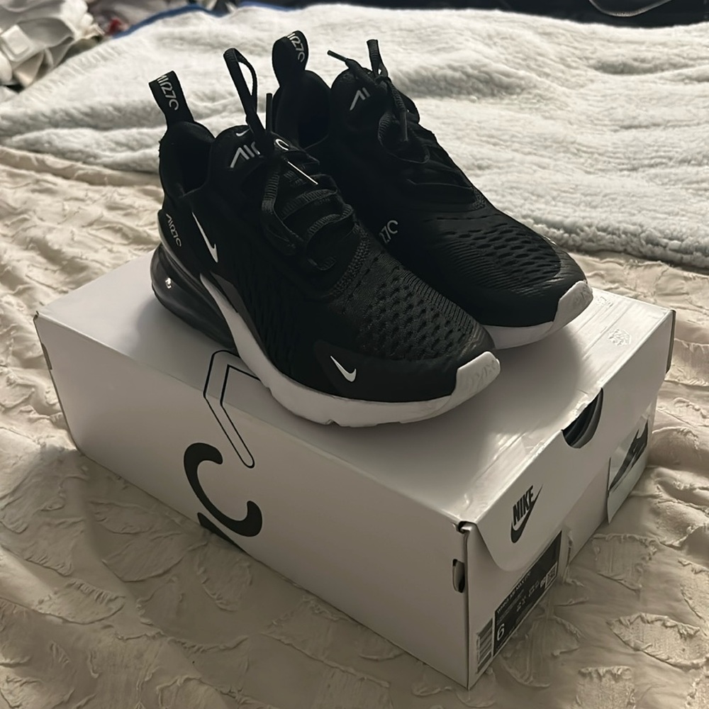 Nike 270
